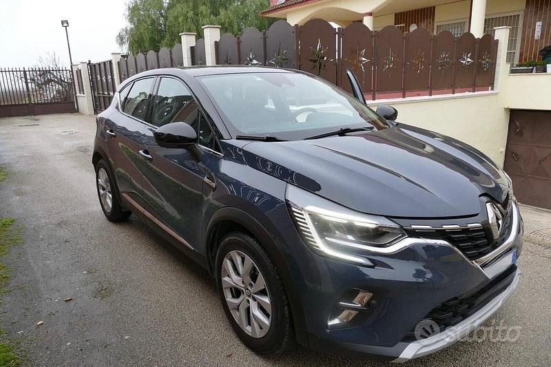Usata Renault Captur Intens 100 CV (73 kW) 2020 Blu SUV