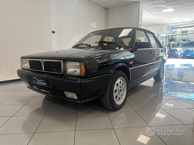 Usata Lancia Delta 140 CV (102 kW) 1990 Utilitaria