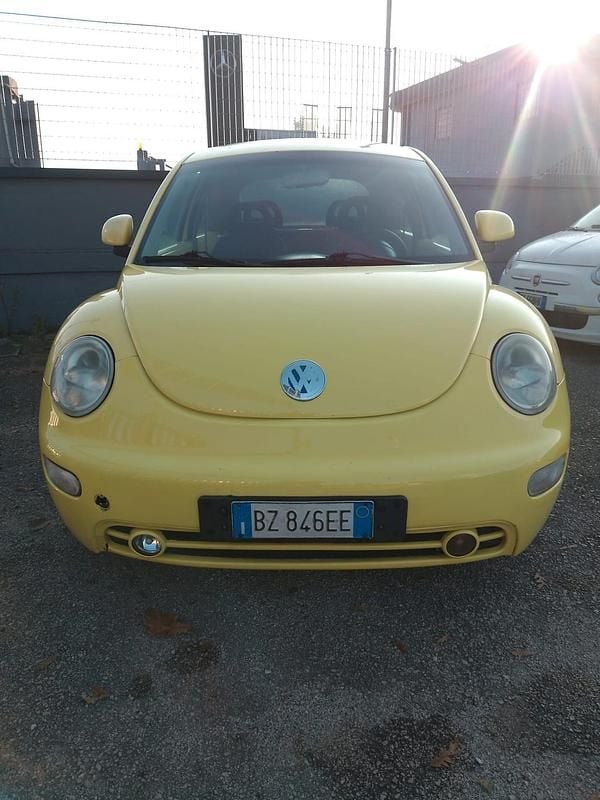 Usata VW Beetle 101 CV (74 kW) 2002 Giallo Berlina