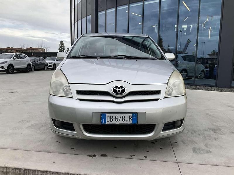 Usata Toyota Corolla Verso Sol 136 CV (100 kW) 2006 Argento Monovolume