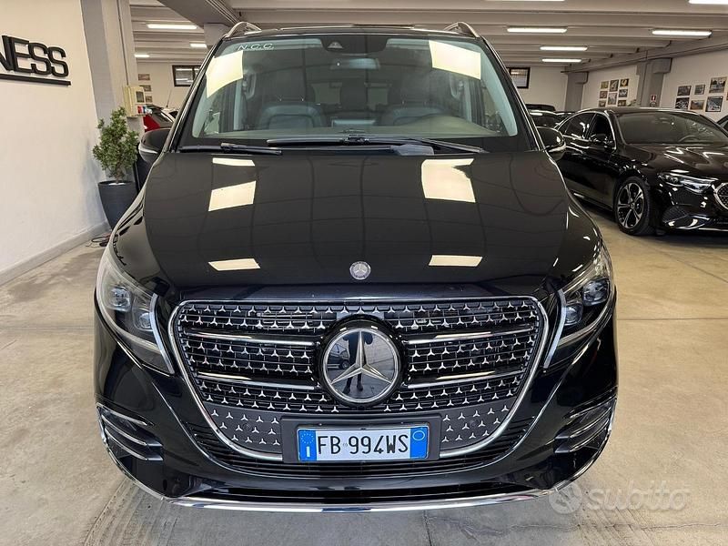Usata Mercedes V220 Premium 163 CV (119 kW) 2016 Nero Monovolume
