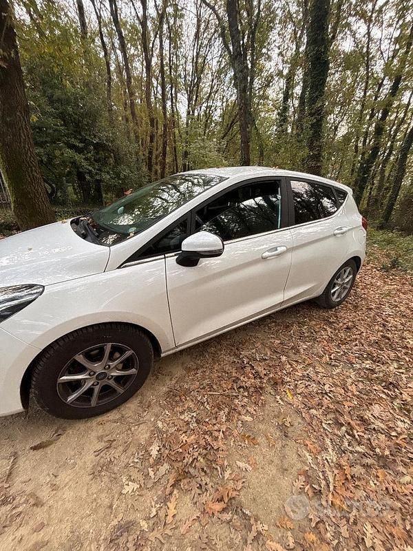 Usata Ford Fiesta 75 CV (55 kW) 2021 Bianco Berlina