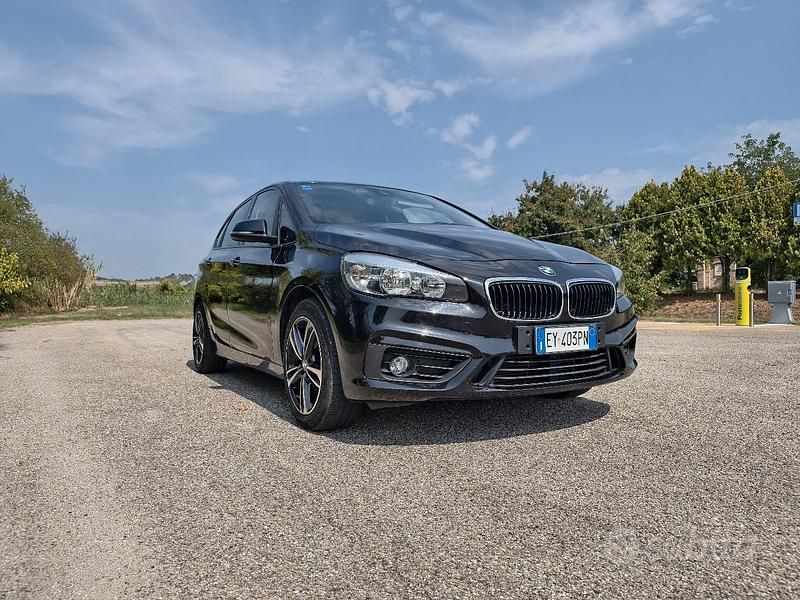 Usata BMW 218 150 CV (110 kW) 2015 Nero Monovolume