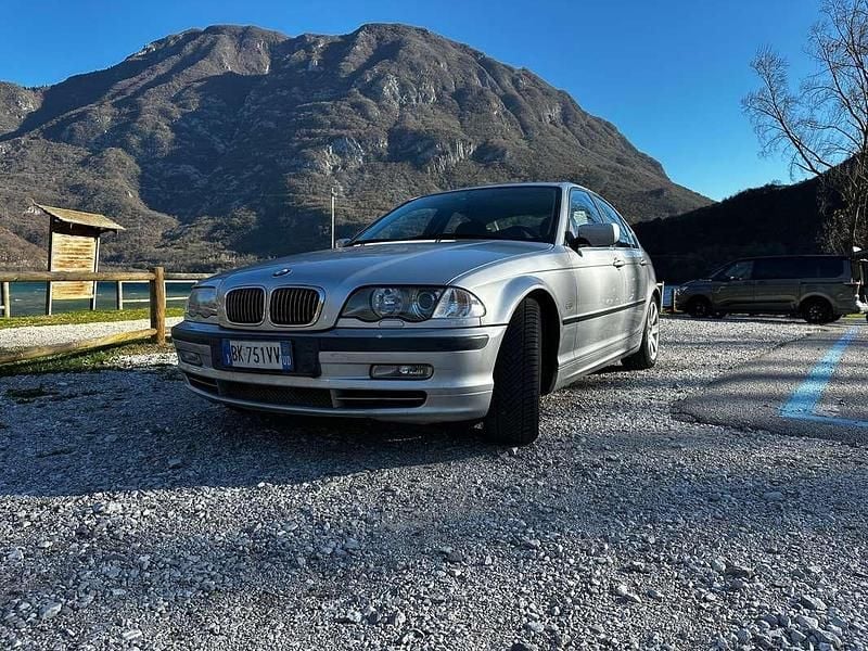 Usata BMW 330 231 CV (169 kW) 2000 Argento Berlina