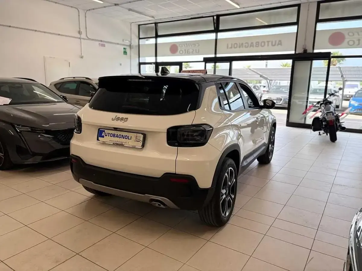 Usata Jeep Avenger Summit 101 CV (74 kW) 2023 Bianco SUV