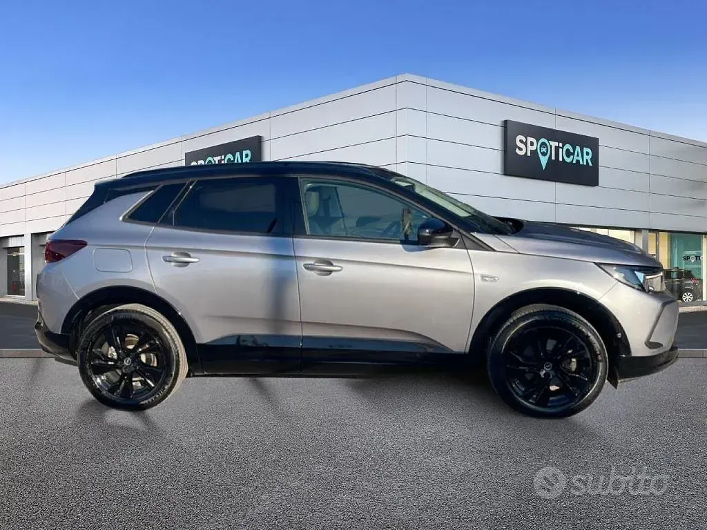 Usata Opel Grandland X GS Line 131 CV (96 kW) 2022 Grigio SUV