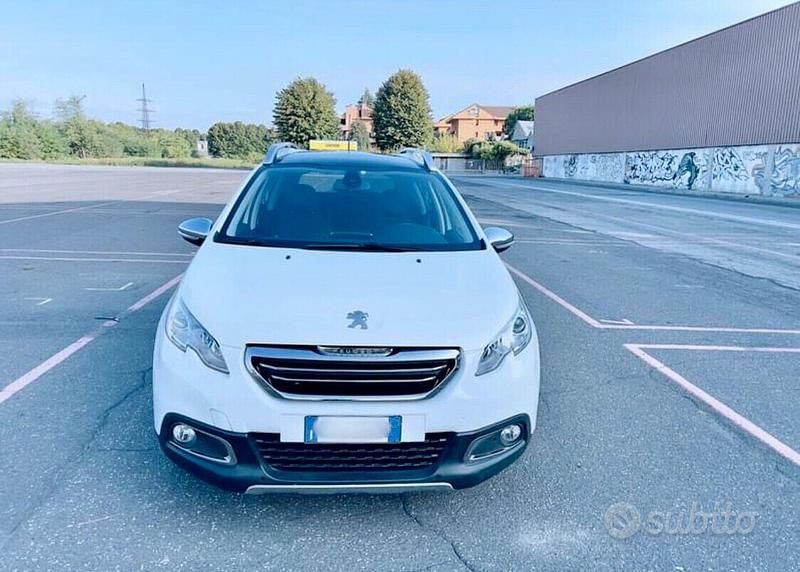 Usata Peugeot 2008 Allure 120 CV (88 kW) 2019 Bianco SUV