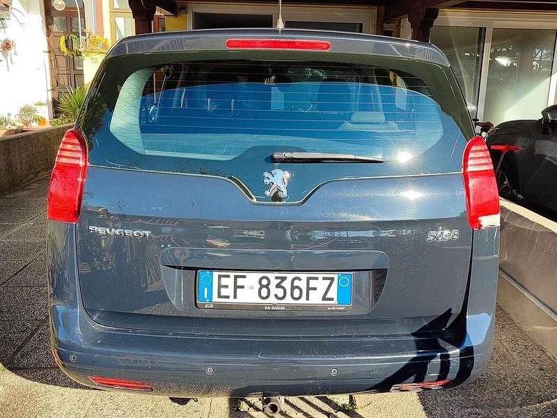 Usata Peugeot 5008 111 CV (81 kW) 2010 Blu/azzurro Monovolume