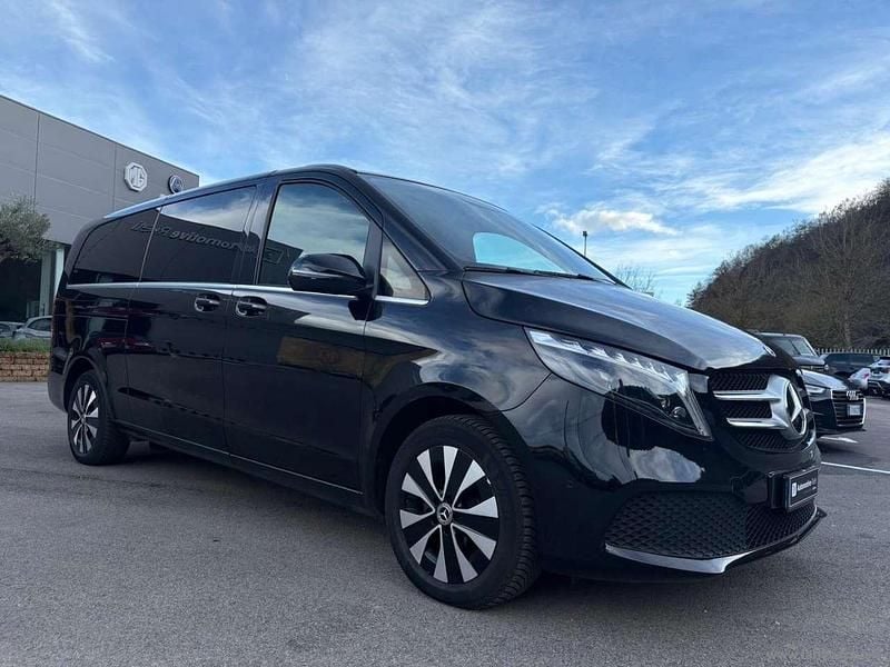 Usata Mercedes V220 163 CV (119 kW) 2022 Nero ossidiana Monovolume