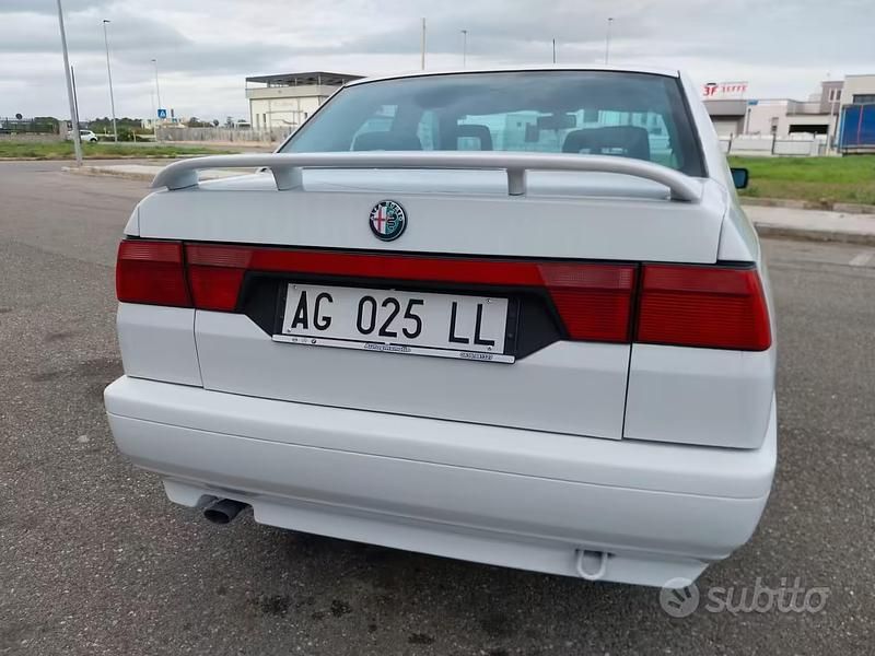 Usata Alfa Romeo 155 126 CV (92 kW) 1995 Bianco Berlina