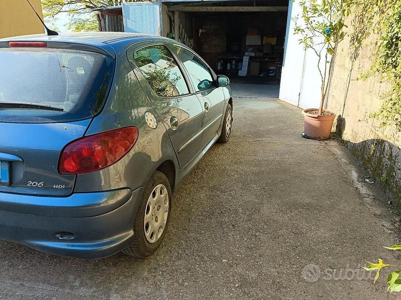 Begagnad Peugeot 206 88 HK (64 kW) 2006 Sedan