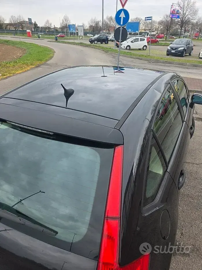 Usata Citroën C4 90 CV (66 kW) 2005 Nero Berlina