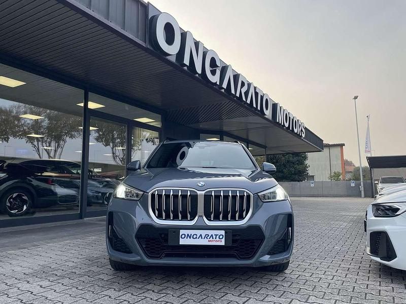 Begagnad BMW X1 M Sport 163 HK (119 kW) 2025 Grå SUV