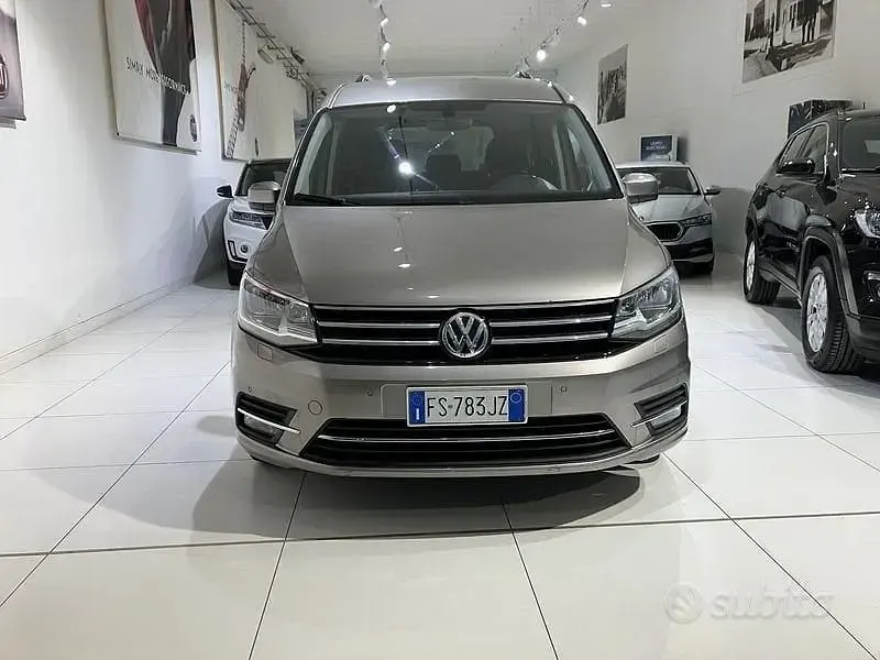 Usata VW Caddy Maxi Highline 150 CV (110 kW) 2018 Grigio Monovolume