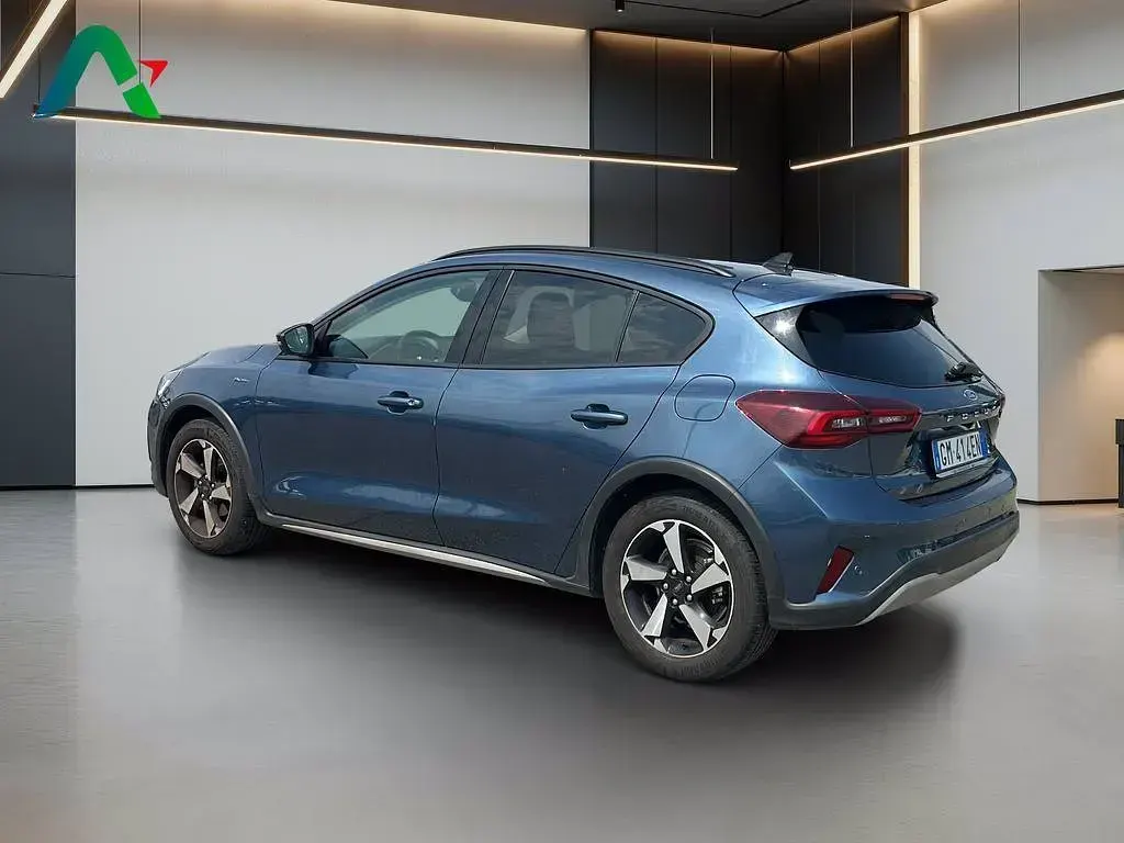 Usata Ford Focus Active 125 CV (91 kW) 2023 Blue metallic (metalliclackierung) Berlina