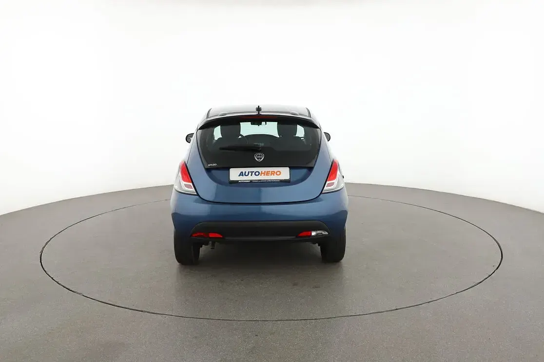 Usata Lancia Ypsilon S 70 CV (51 kW) 2024 Blu Utilitaria