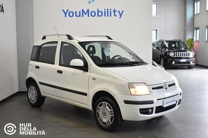Usata Fiat Panda Active 77 CV (56 kW) 2011 Bianco Utilitaria