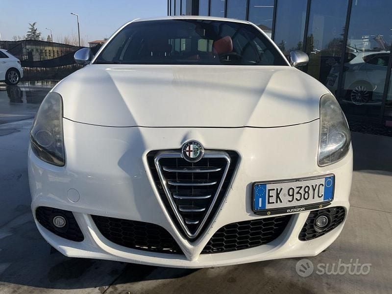 Usata Alfa Romeo Giulietta Distinctive 140 CV (102 kW) 2011 Bianco Berlina