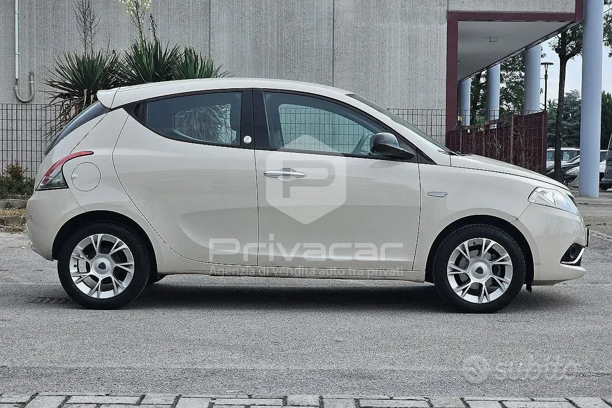 Usata Lancia Ypsilon S 95 CV (69 kW) 2016 Grigio Utilitaria