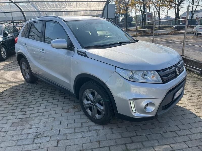 Usata Suzuki Vitara 120 CV (88 kW) 2017 Grigio argento SUV