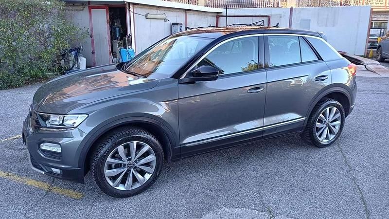 Usata VW T-Roc Business 110 CV (80 kW) 2021 Grigio SUV