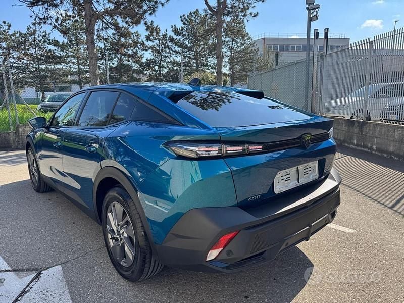 Usata Peugeot 408 Allure 136 CV (100 kW) 2025 Blu metallizzato SUV