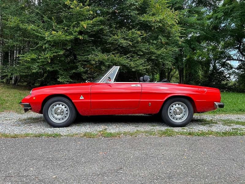 Usata Alfa Romeo Spider Veloce 128 CV (94 kW) 1979 Rosso Cabrio