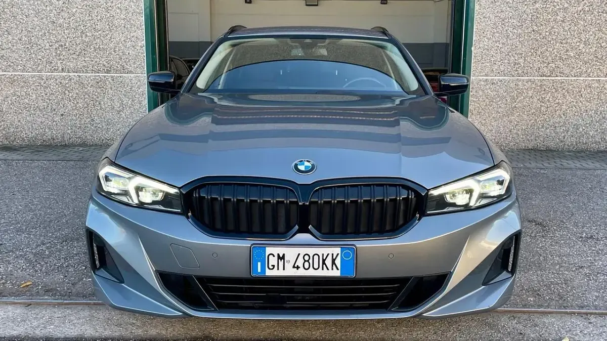 Usata BMW 318 Advantage 150 CV (110 kW) 2022 Grigio Station wagon