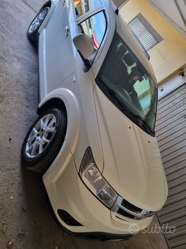 Usata Fiat Freemont 170 CV (125 kW) 2013 Bianco SUV