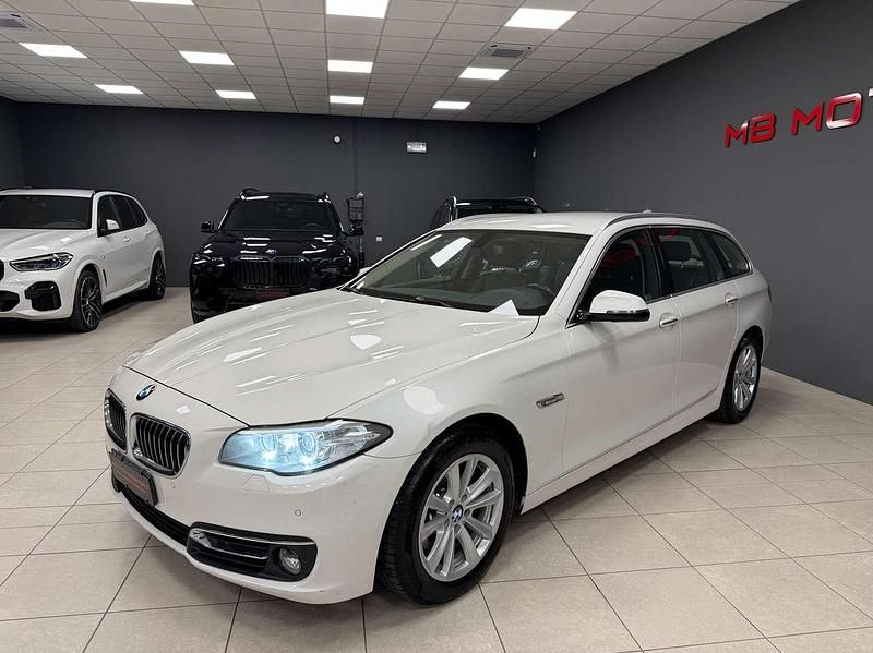 Usata BMW 520 Luxury Line 190 CV (139 kW) 2017 Bianco perla Station wagon