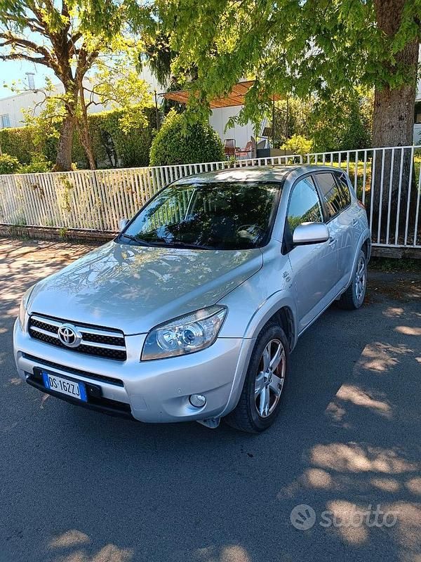 Usata Toyota RAV4 Luxury 177 CV (130 kW) 2008 Grigio SUV
