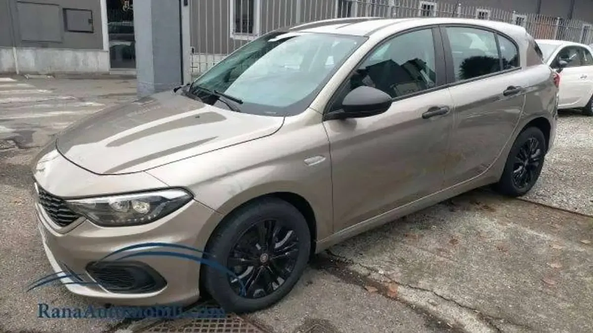 Usata Fiat Tipo Street 95 CV (69 kW) 2019 Grigio Berlina