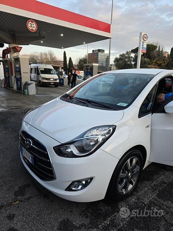 Usata Hyundai ix20 125 CV (91 kW) 2015 Bianco Utilitaria
