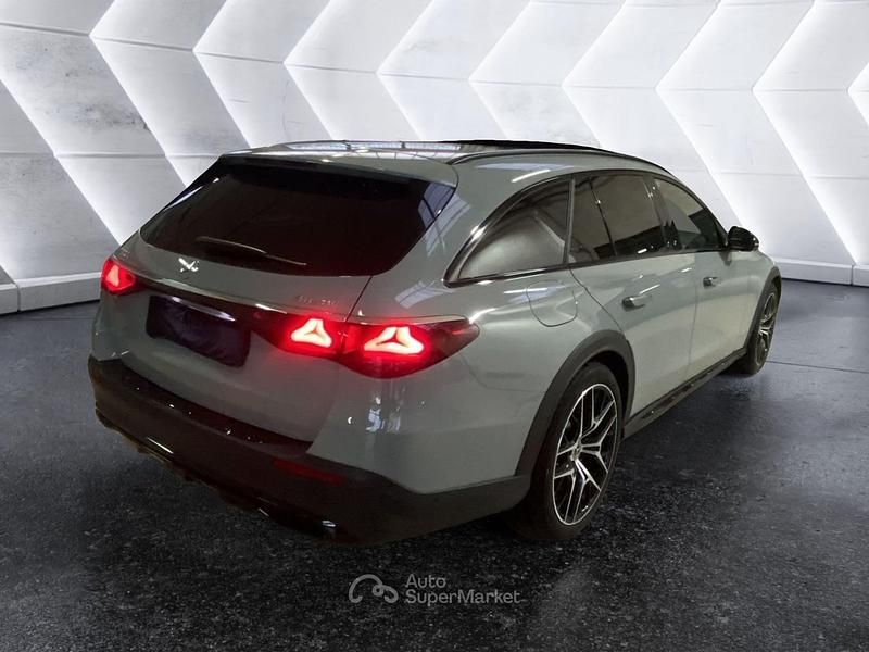 Usata Mercedes E450 Premium 367 CV (269 kW) 2024 Gray Station wagon