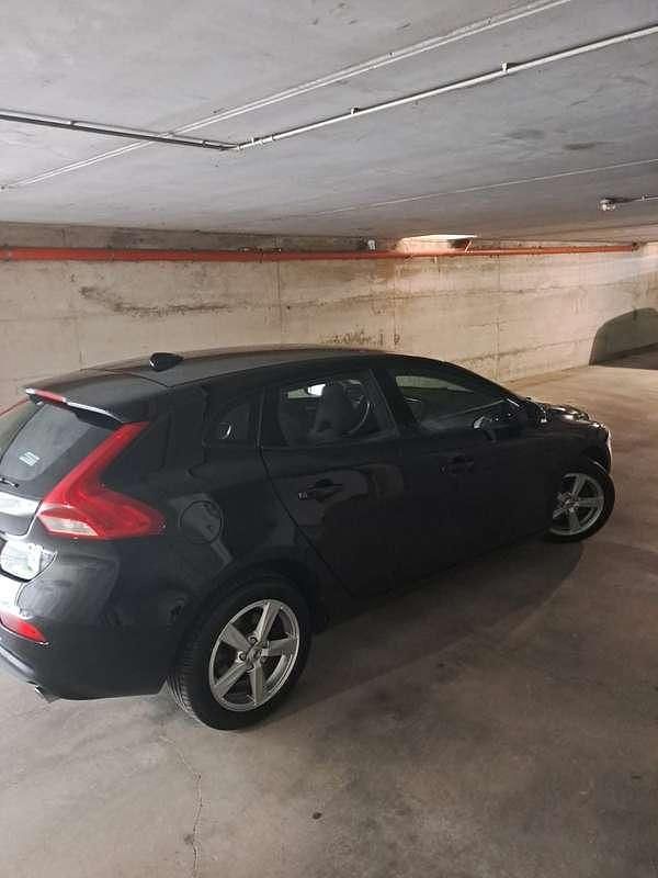 Usata Volvo V40 Momentum 120 CV (88 kW) 2018 Berlina