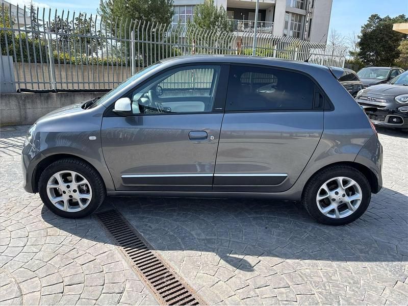 Usata Renault Twingo LIMITED 90 CV (66 kW) 2018 Gray Utilitaria