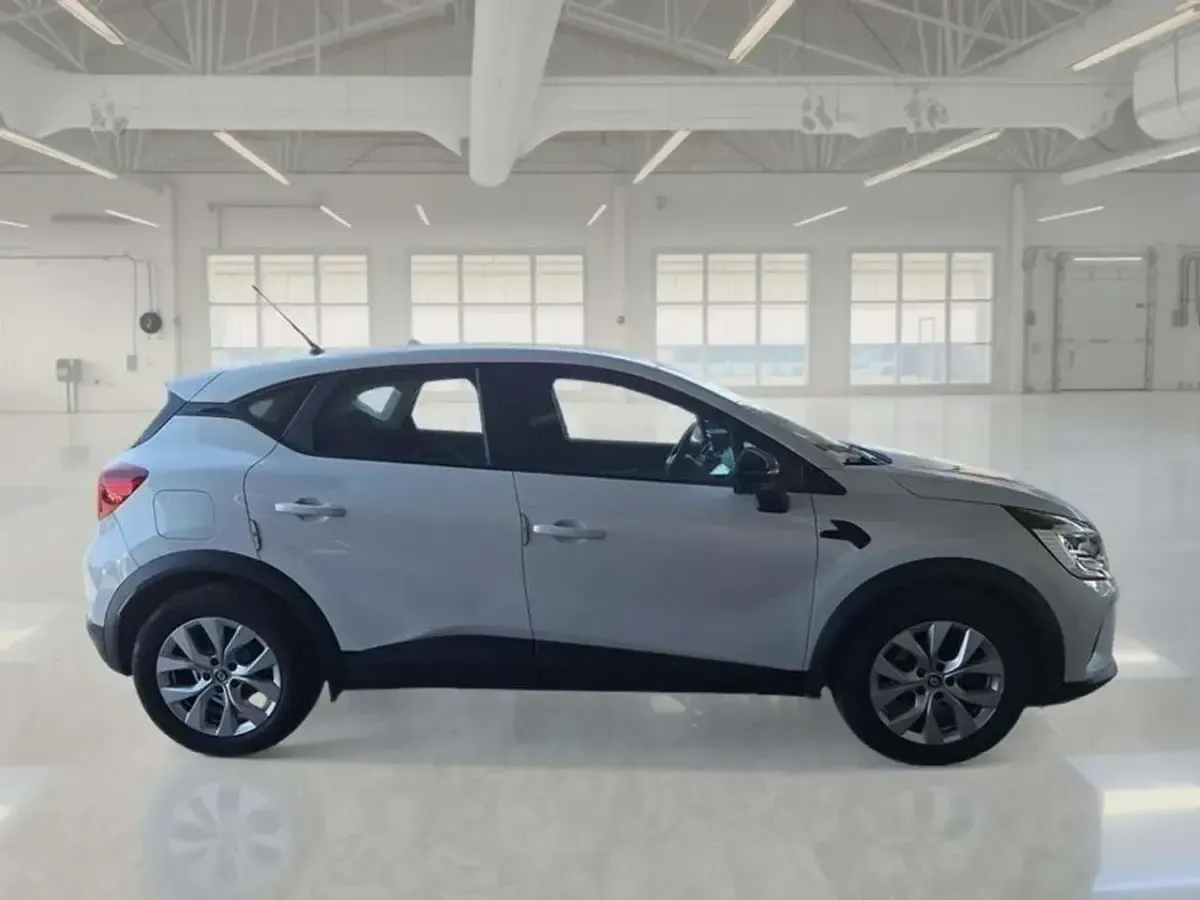 Usata Renault Captur Business 101 CV (74 kW) 2022 Bianco SUV