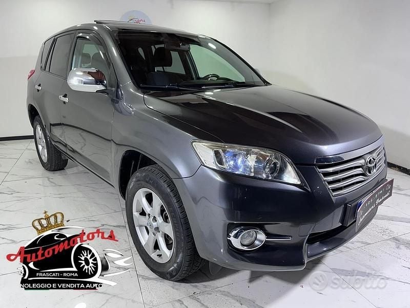 Grigio Usata 2011 Toyota RAV4 Station wagon | 5400 € (Super prezzo) - Immagine 1/4