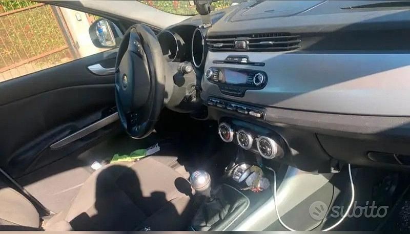 Usata Alfa Romeo Giulietta 2012 Bianco Utilitaria