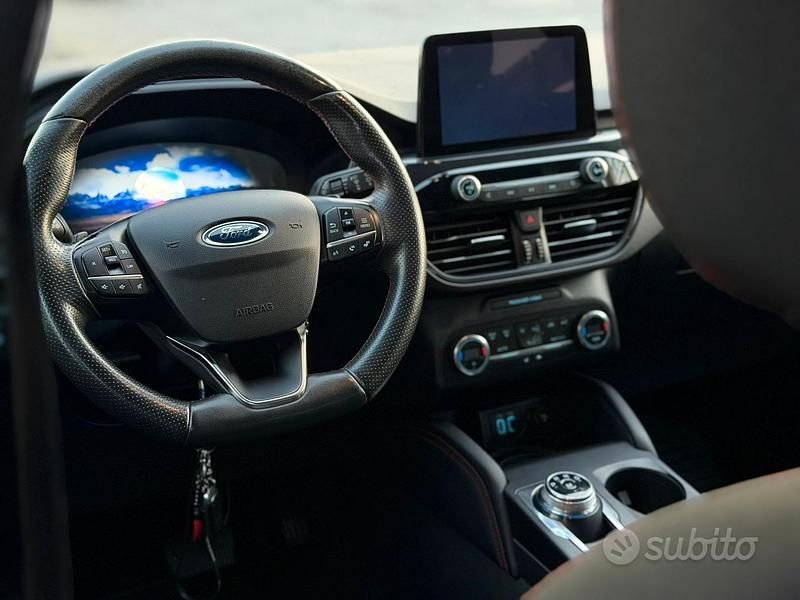 Usata Ford Kuga ST-Line X 120 CV (88 kW) 2021 Bianco SUV