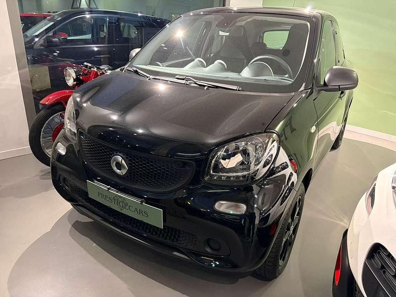 Usata Smart ForFour 71 CV (52 kW) 2019 Nero Utilitaria
