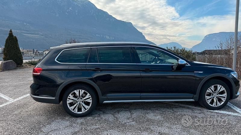 Usata VW Passat 190 CV (139 kW) 2018 Nero Station wagon