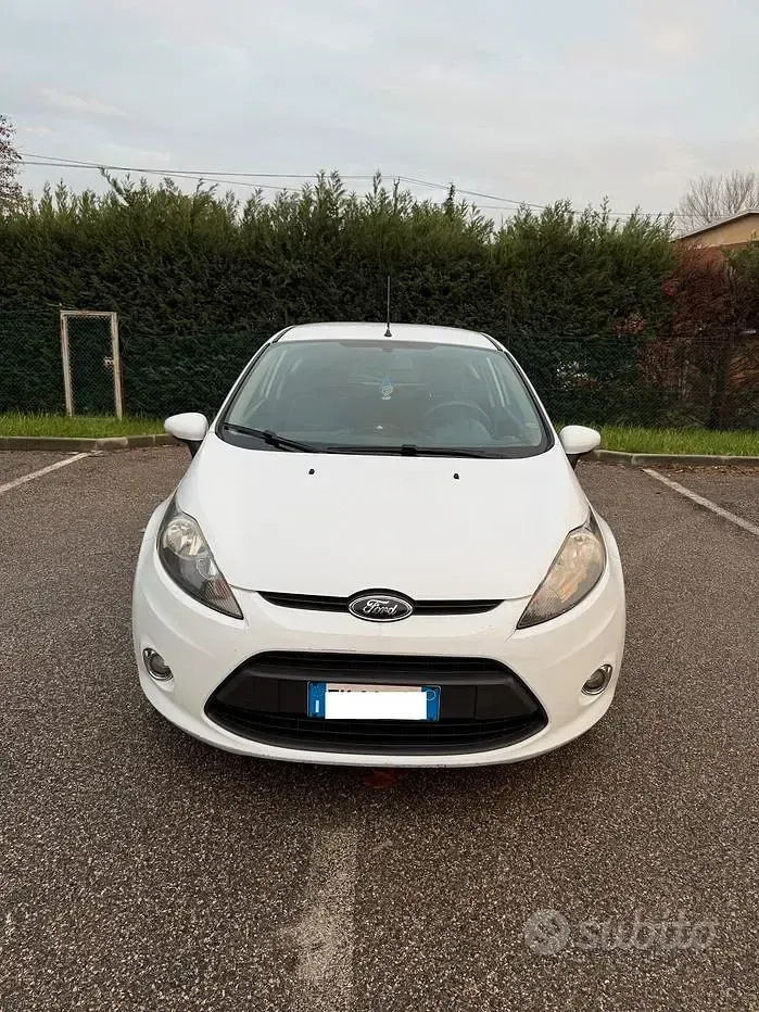 Usata Ford Fiesta 71 CV (52 kW) 2011 Berlina