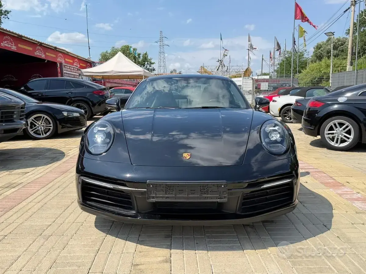 Usata Porsche 911 Carrera 385 CV (283 kW) 2024 Nero Coupé