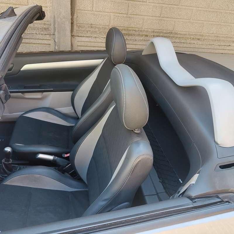 Usata Opel Tigra Edition 125 CV (91 kW) 2010 Cabrio