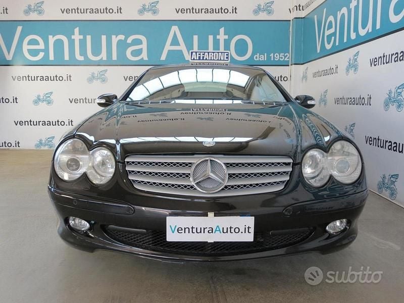 Usata Mercedes SL350 245 CV (180 kW) 2003 Nero Cabrio
