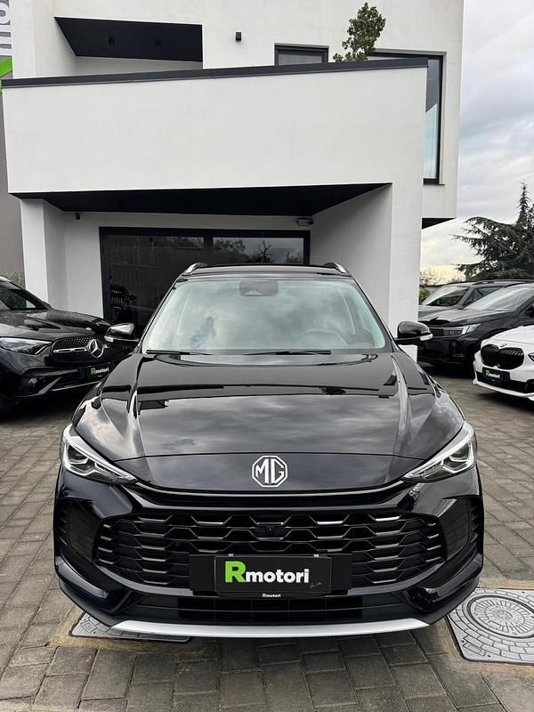 Usata MG ZS Luxury 101 CV (74 kW) 2025 Nero Station wagon