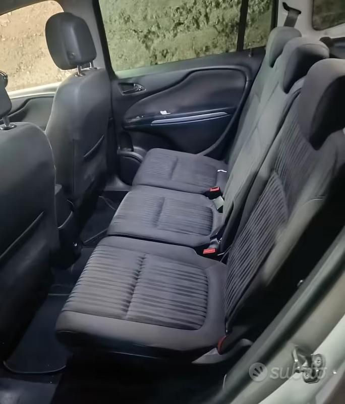 Usata Opel Zafira Tourer 140 CV (102 kW) 2014 Bianco Monovolume