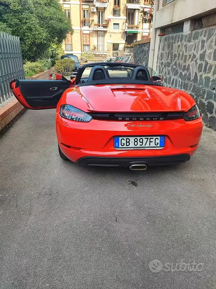 Usata Porsche 718 Spyder 300 CV (220 kW) 2020 Rosso Cabrio