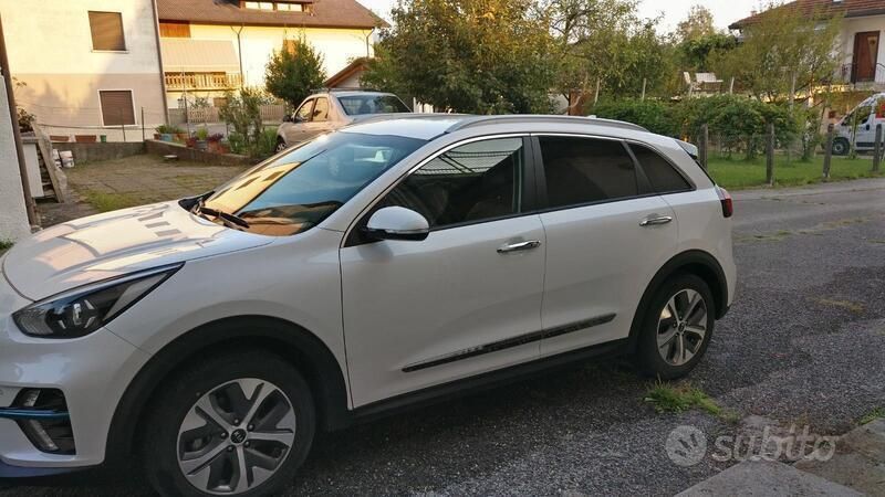 Usata Kia e-Niro Style 28 kW (39 CV) 2021 Bianco SUV